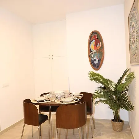 Unique Luxury And * Rom