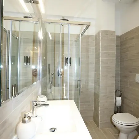 Unique Luxury And * Rom