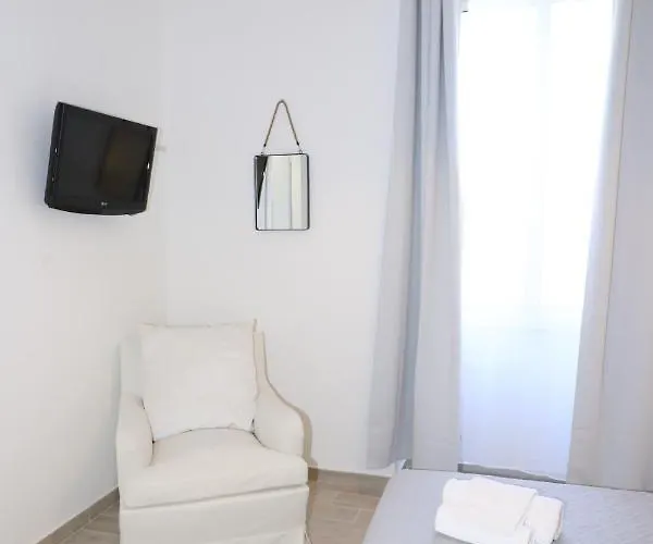 Unique Luxury And 4* Rom