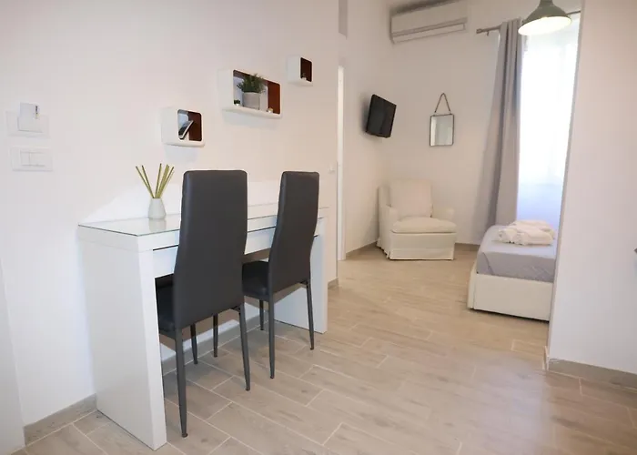 Unique Luxury And 4* Rom